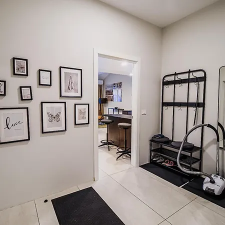 Cankar's Private Place The Luxe *