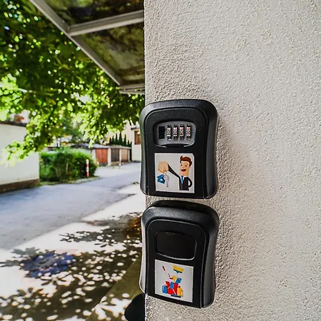 Cankar's Private Place The Luxe Apartmán *