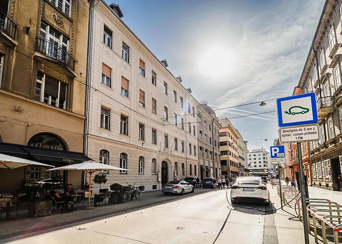 Διαμέρισμα Cankar's Private Place The Luxe *